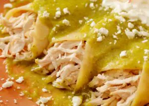 chicken enchiladas with green sauce